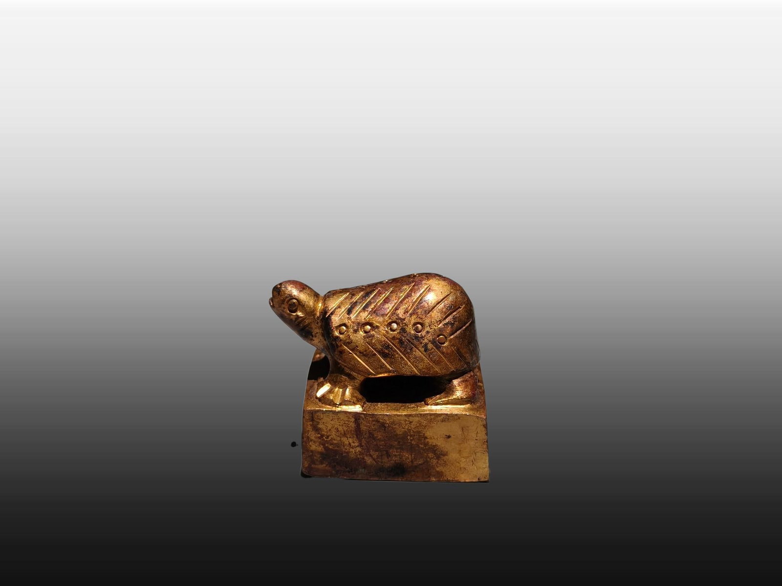 A Exquisite Gilt Bronze Turtle Seal - 5