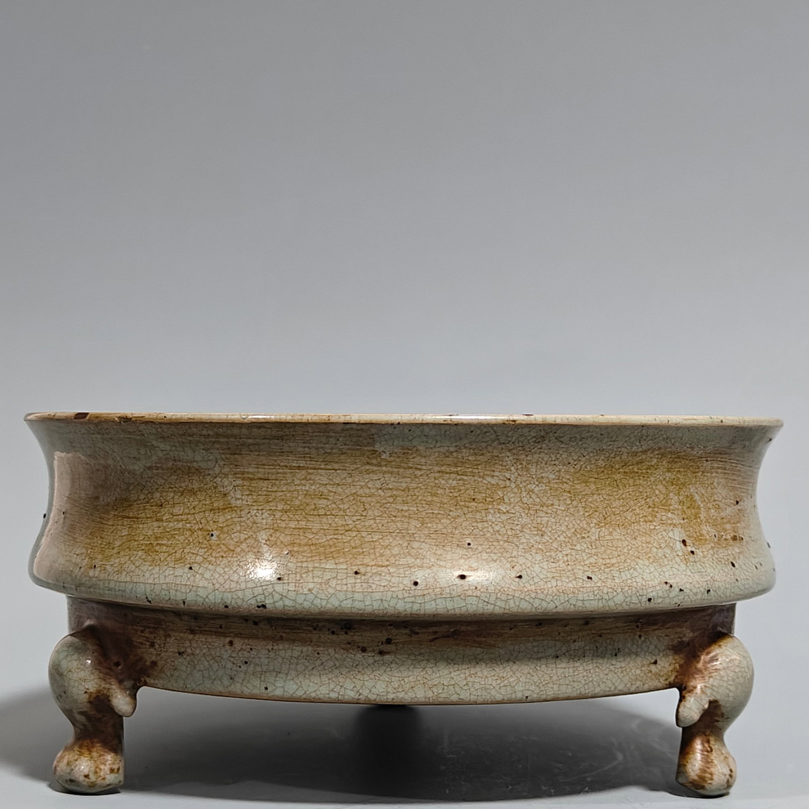 A Exquisite Ru Porcelain Tripod Censer Ornament (1 of 9)