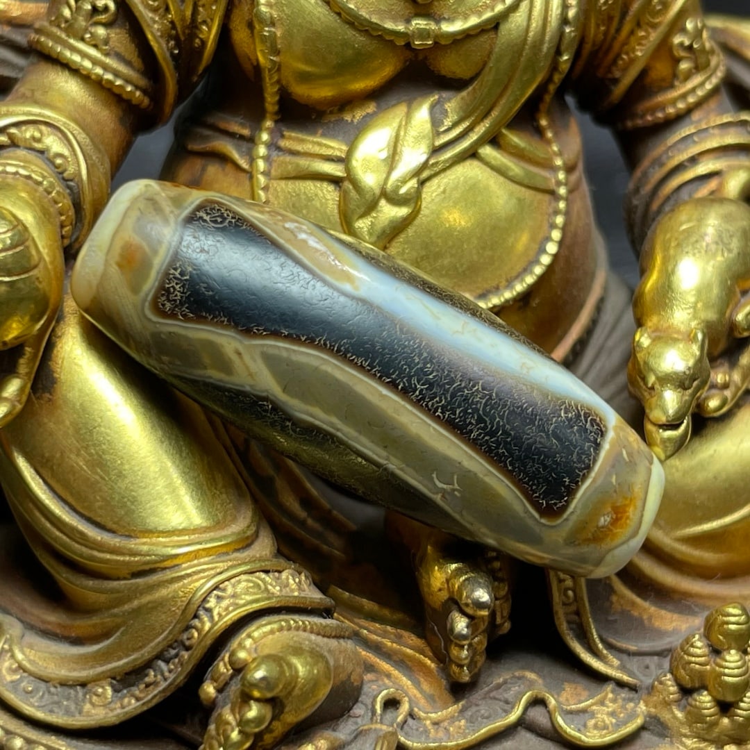 A Exquisite One Eye Dzi bead - 3