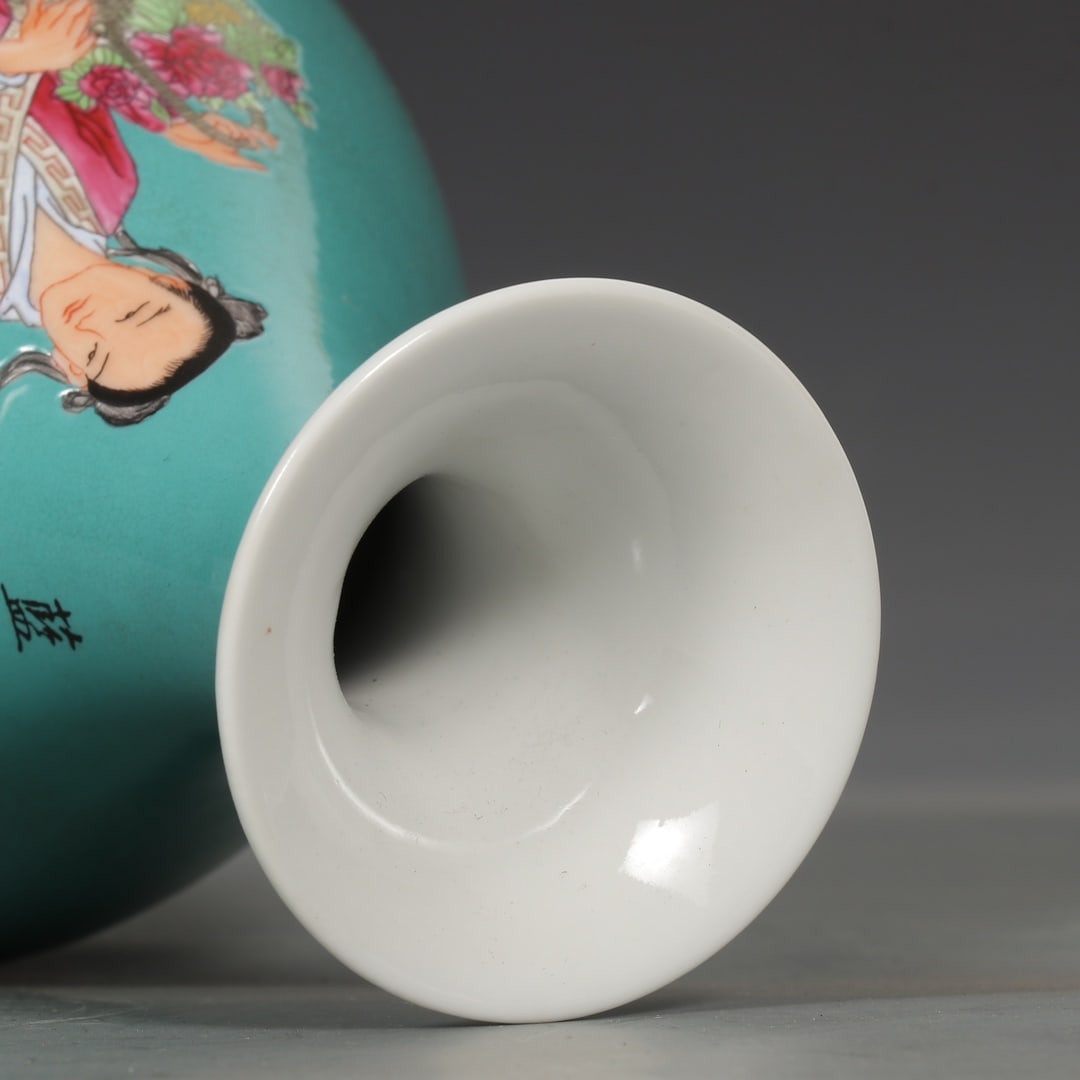A Exquisite Turquoise Green Ground Figures Pattern Vase - 8