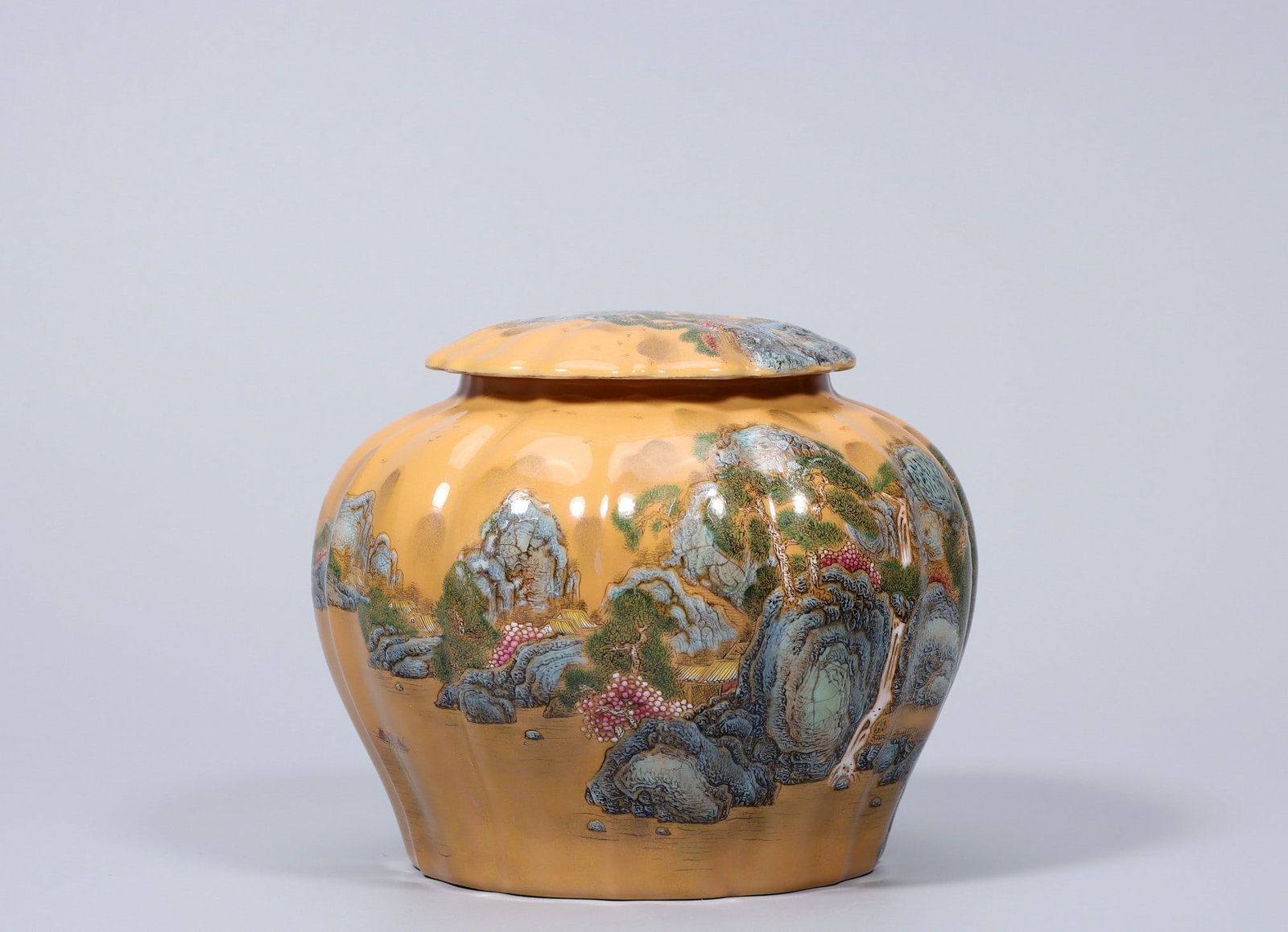 A Exquisite Yellow Ground Enamel Landscape Pattern Jar - 3