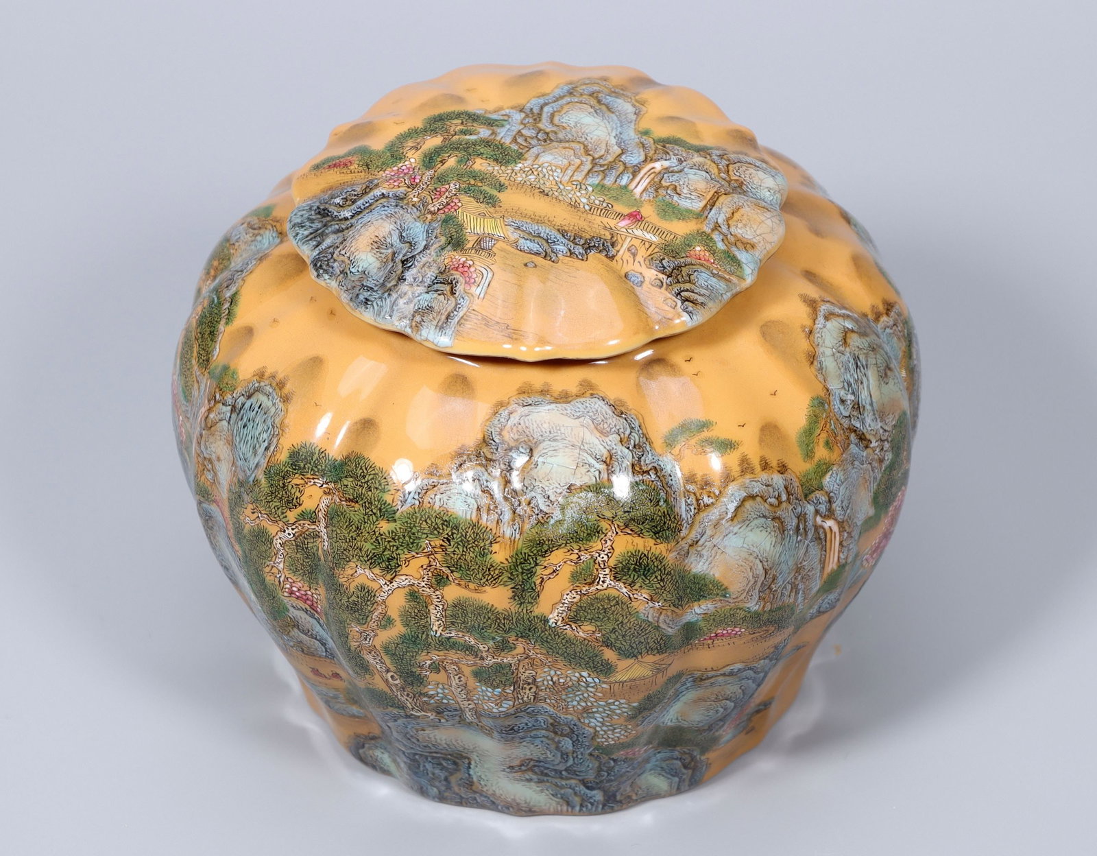A Exquisite Yellow Ground Enamel Landscape Pattern Jar - 4