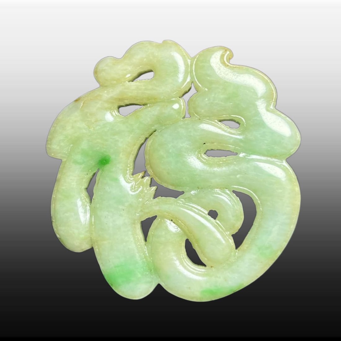 A Exquisite Jadeite Jade pendant (1 of 7)