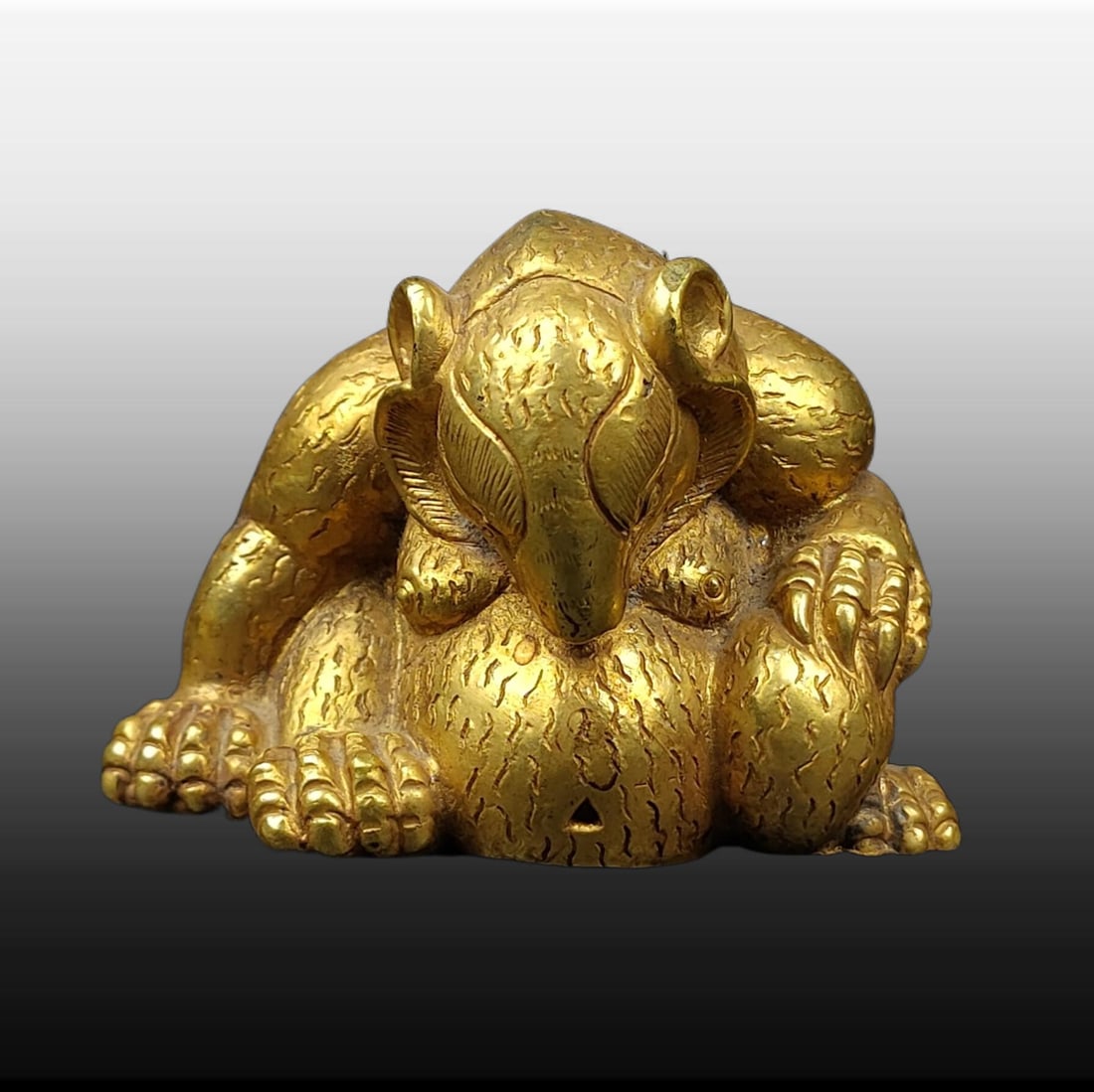 A Exquisite Gilt Bronze Bear-shaped Ornament (1 of 6)