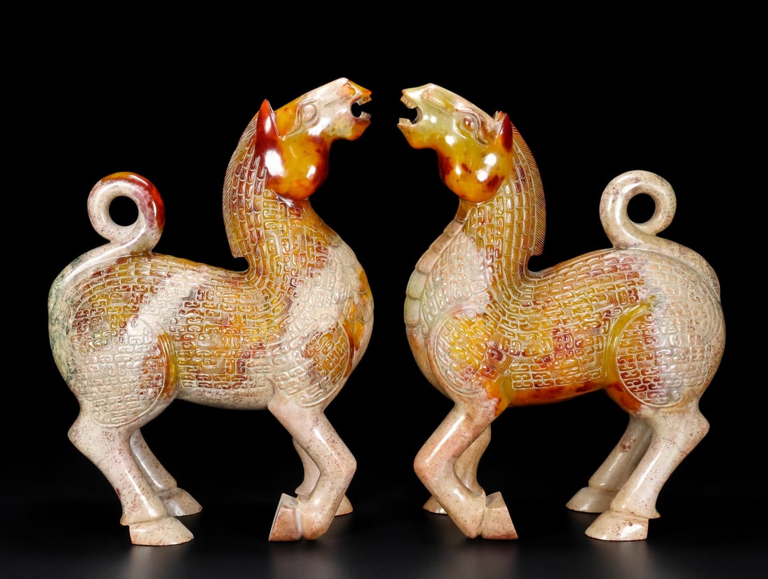 A pair of Exquisite Hotan Jade Horse Ornament: A pair of Exquisite Hotan Jade Horse Ornament,Han Dynasty, China,Size:6.3inx3inx8.7in,Weight:4478g 一对和田玉马摆件,中国汉代