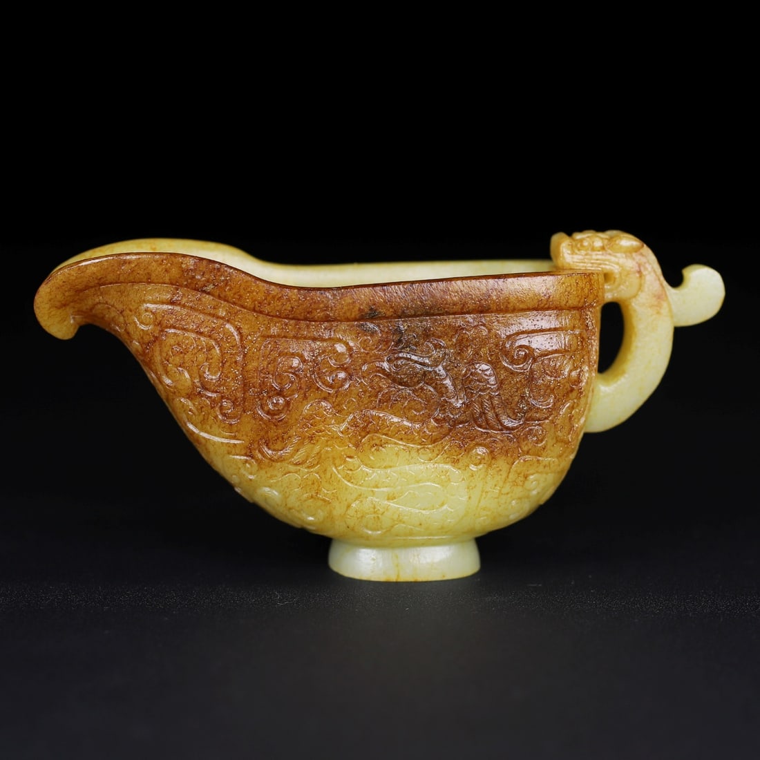 A Exquisite Hotan Jade Dragon and Phoenix Pattern Cup: A Exquisite Hotan Jade Dragon and Phoenix Pattern Cup,Han Dynasty, China,Size:4.3inx1.2inx2.1in,Weight:139.4g 和田玉龙凤杯,中国汉代
