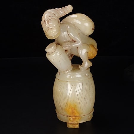 A Exquisite Hotan Jade Figures Ornament: A Exquisite Hotan Jade Figures Ornament,Han Dynasty, China,Size:2.4inx1.8inx5.5in,Weight:365g 和田玉人形摆件,中国汉代