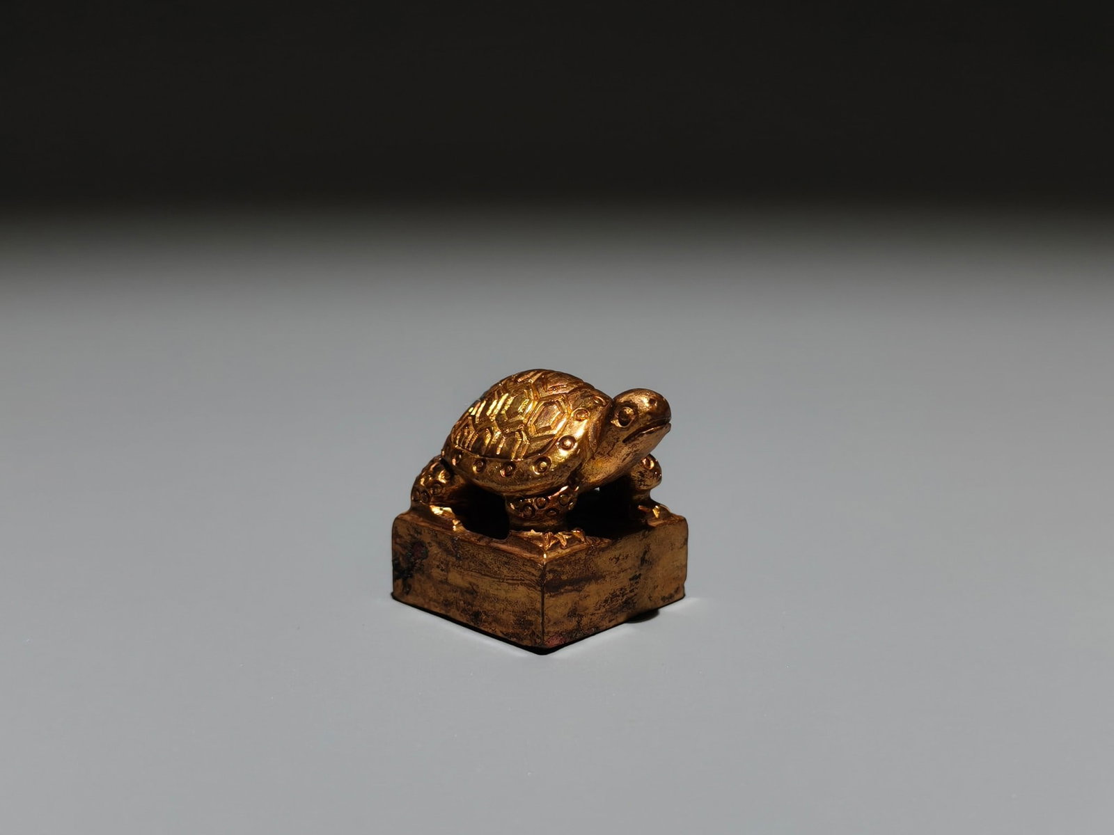 A Exquisite Gilt Bronze Turtle Seal - 2