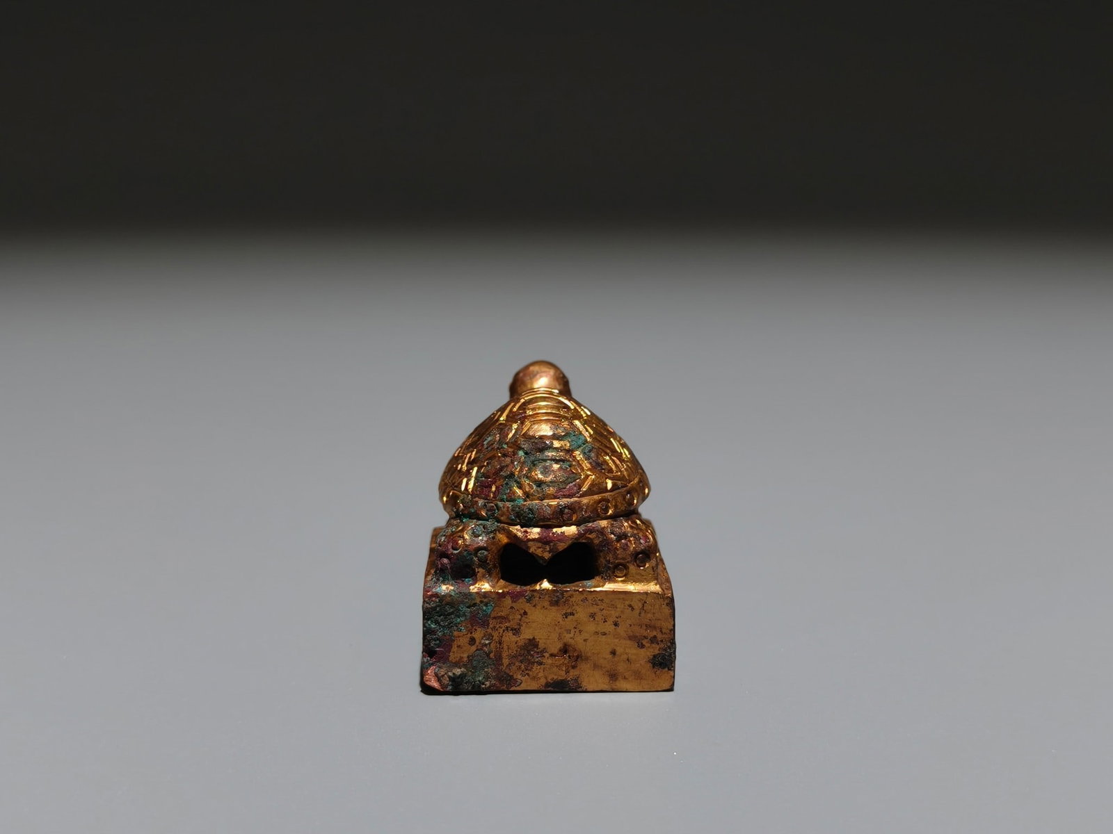 A Exquisite Gilt Bronze Turtle Seal - 7