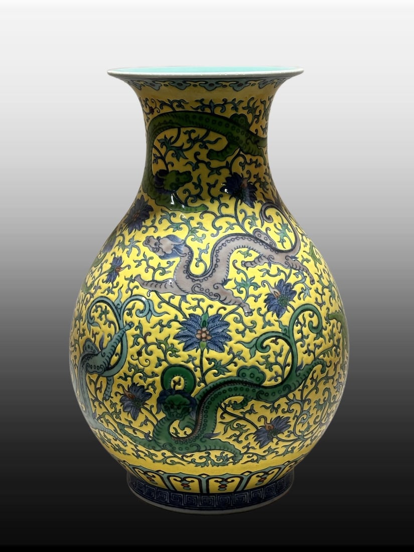 A Exquisite Yellow Ground Green Color Dragon Pattern Vase: A Exquisite Yellow Ground Green Color Dragon Pattern Vase,Qing Dynasty, China,Qianlong Six-character Mark,Size:15.3inx6.7inx9.4inx6.2in
