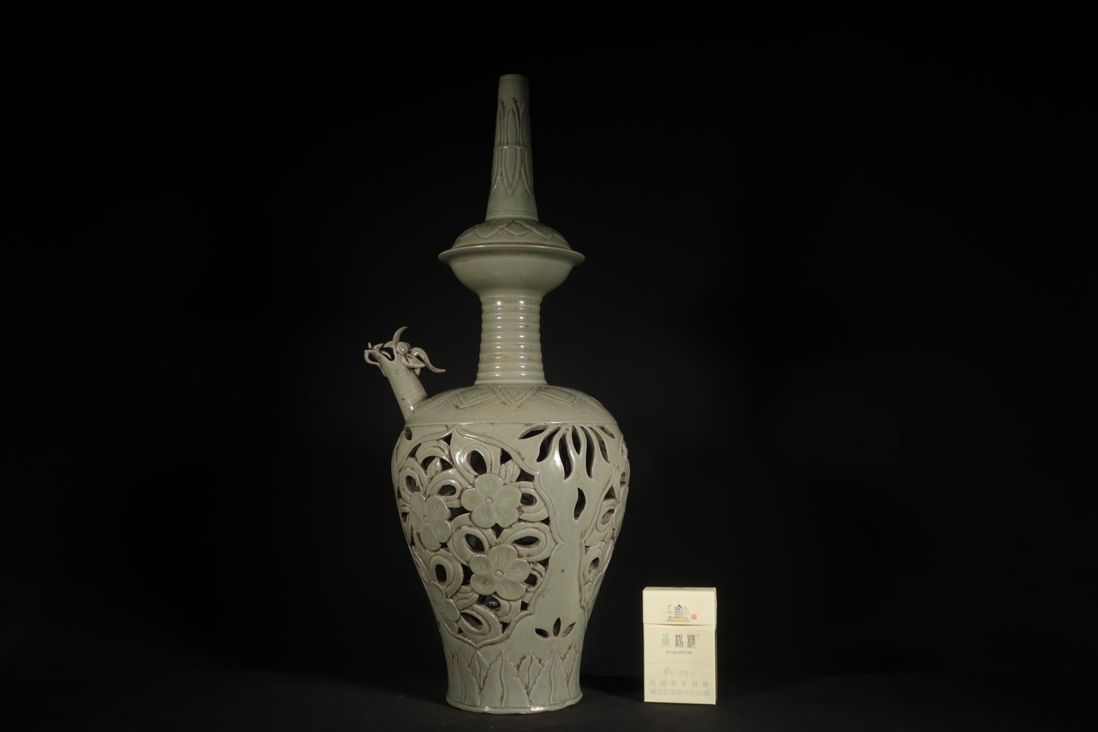 A Exquisite Yue Yao Celadon Glazed Flower Pattern Dragon Head Vase: A Exquisite Yue Yao Celadon Glazed Flower Pattern Dragon Head Vase,Five Dynasties,Size:20.3inx8.7inx7.7in