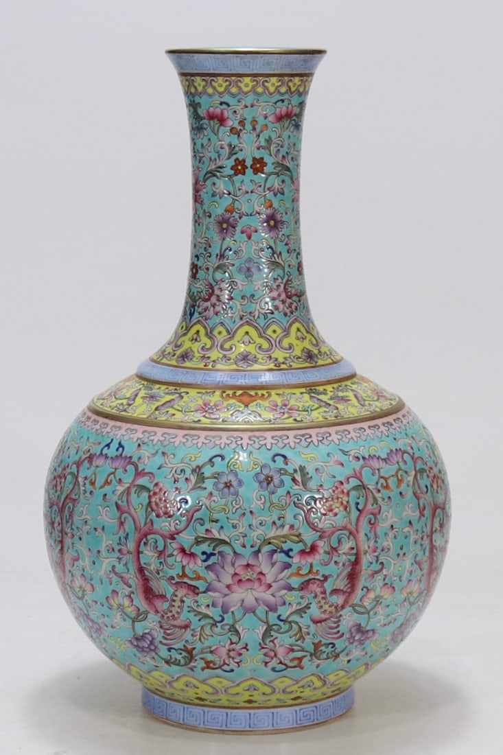 A Exquisite Turquoise Glazed Ground Lotus Pattern Vase - 3