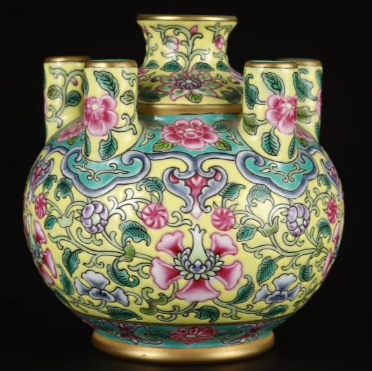A Exquisite Yellow Ground Lotus Pattern Vase: A Exquisite Yellow Ground Lotus Pattern Vase,Qing Dynasty, China,Qianlong Six-character Mark,Size:4.6inx4.6in 黄地缠枝莲纹瓶,中国清代,