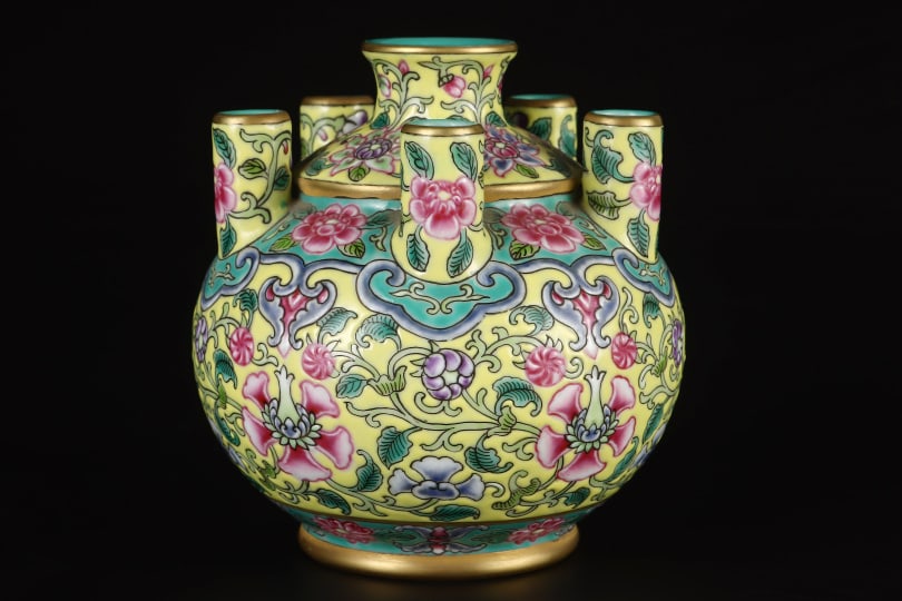 A Exquisite Yellow Ground Lotus Pattern Vase - 2