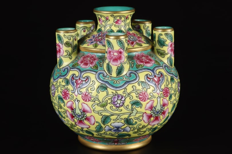 A Exquisite Yellow Ground Lotus Pattern Vase - 3