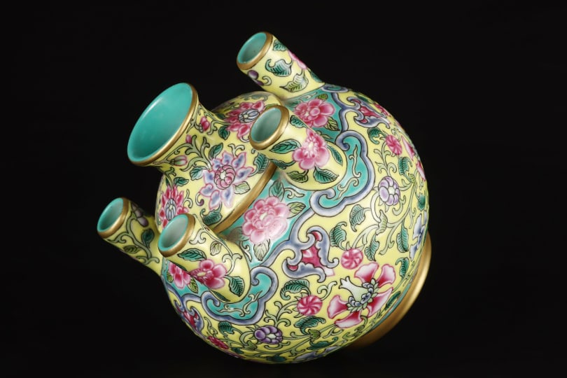 A Exquisite Yellow Ground Lotus Pattern Vase - 7
