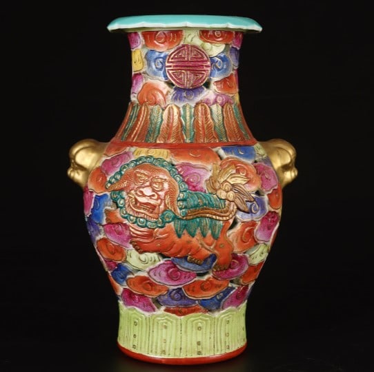 A Exquisite Enamel Painted Gold Lion Pattern Vase: A Exquisite Enamel Painted Gold Lion Pattern Vase,Qing Dynasty, China,Qianlong Six-character Mark,Size:8.1inx5.9in