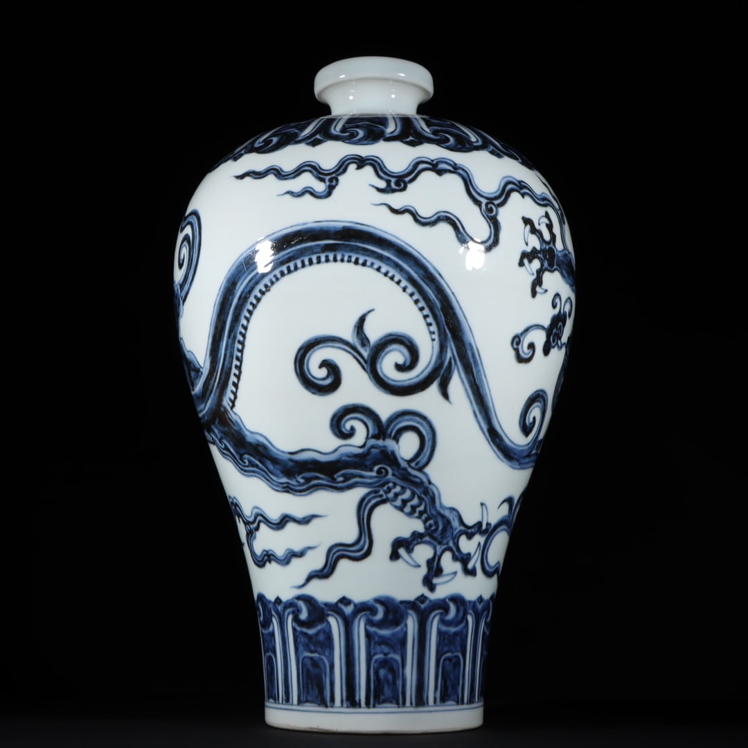 A Exquisite Blue and White Dragon Pattern Vase - 4