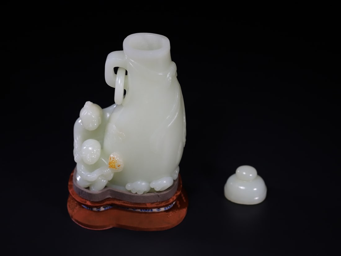 A Exquisite Hotan Jade Figures Vase - 3