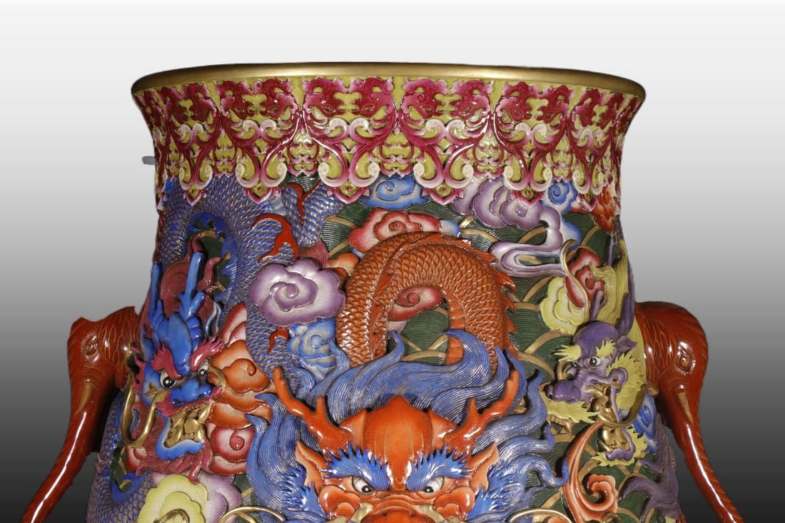 A Exquisite Enamel Iron-Red Dragon Pattern Vase - 2