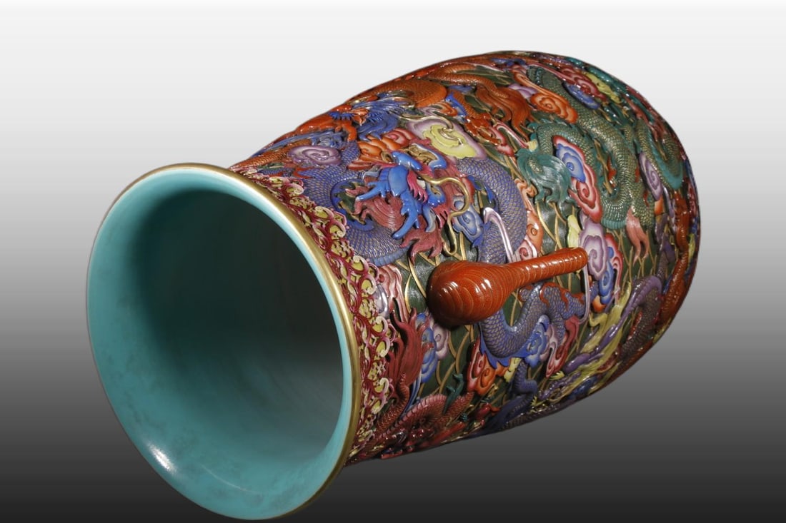 A Exquisite Enamel Iron-Red Dragon Pattern Vase - 8