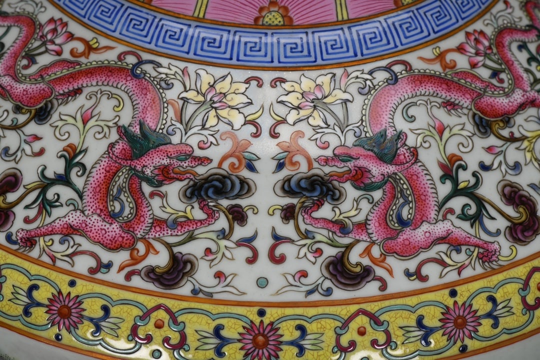 A Exquisite Enamel Rabbit Pattern Vase - 5