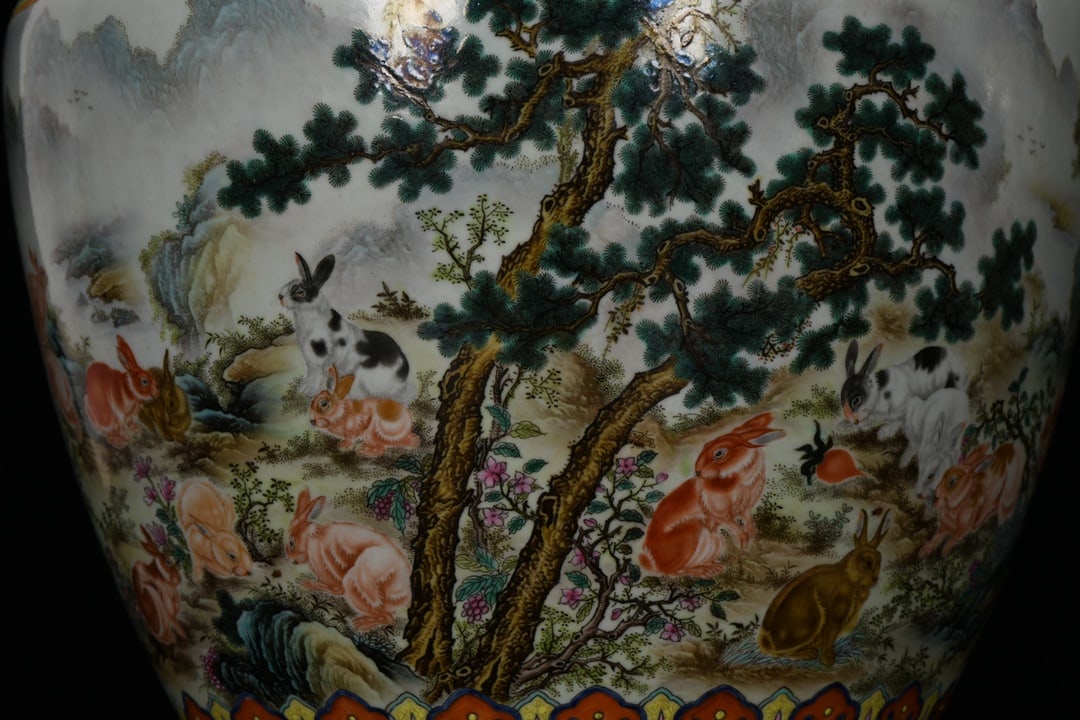 A Exquisite Enamel Rabbit Pattern Vase - 6