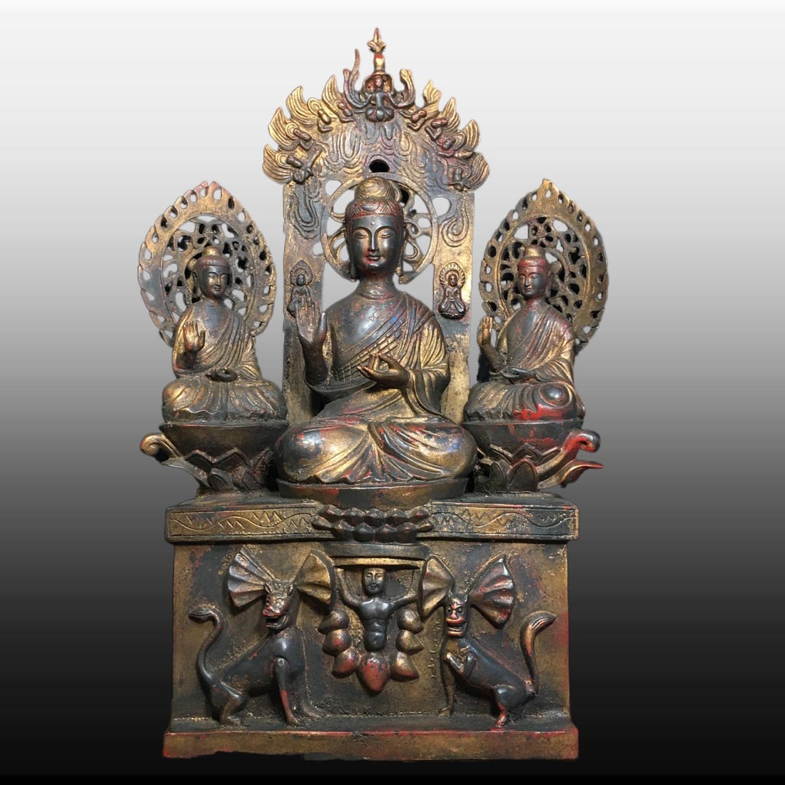 A Exquisite Copper Buddha Statue Ornament: A Exquisite Copper Buddha Statue Ornament,Northern Wei Dynasty,Size:10.8inx4.5in,Weight:3950g 铜佛像摆件,北魏