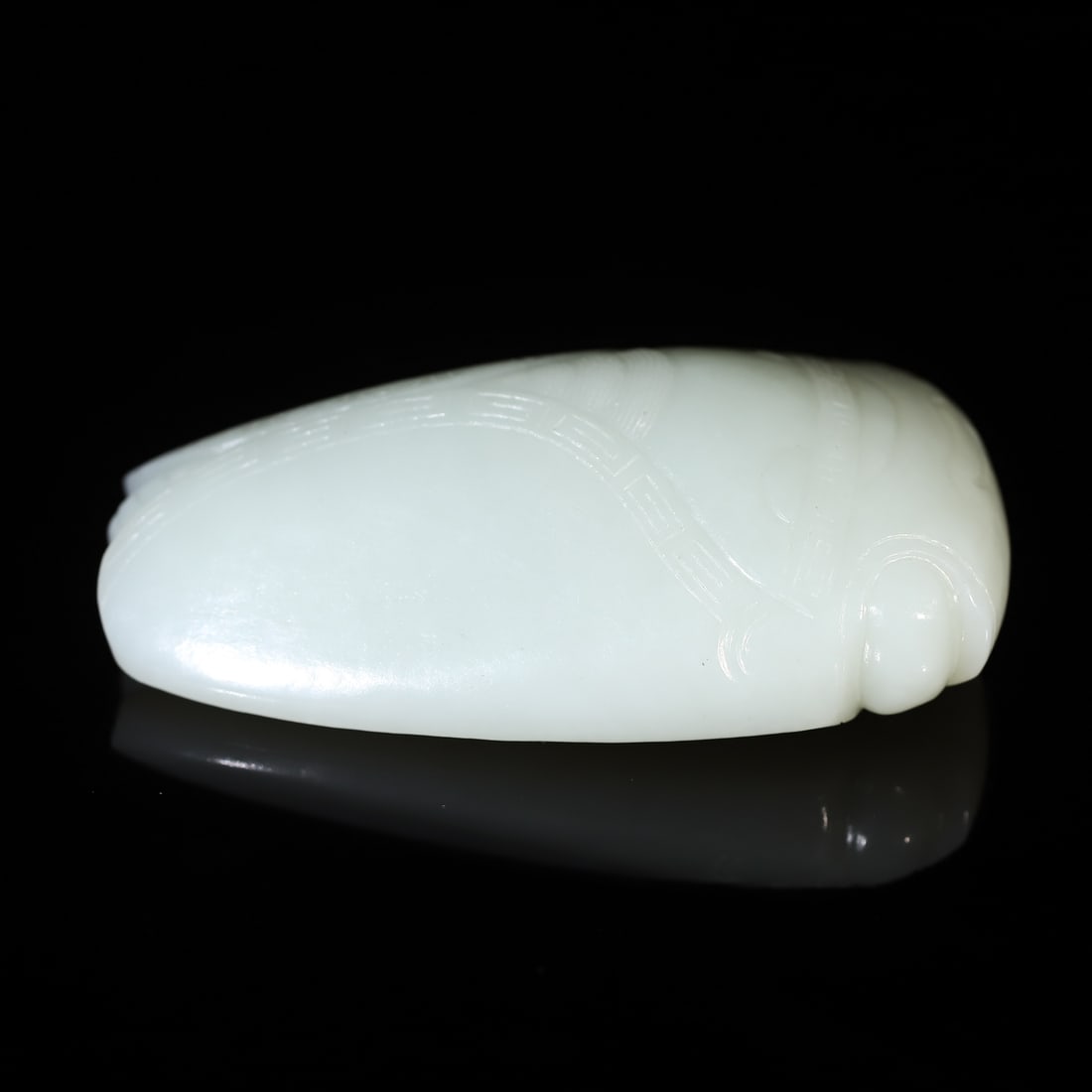 A Exquisite Hotan Jade Cicada Ornament: A Exquisite Hotan Jade Cicada Ornament,Qing Dynasty, China,Size:3.4inx2inx1.1in 和田玉蝉摆件,中国清代