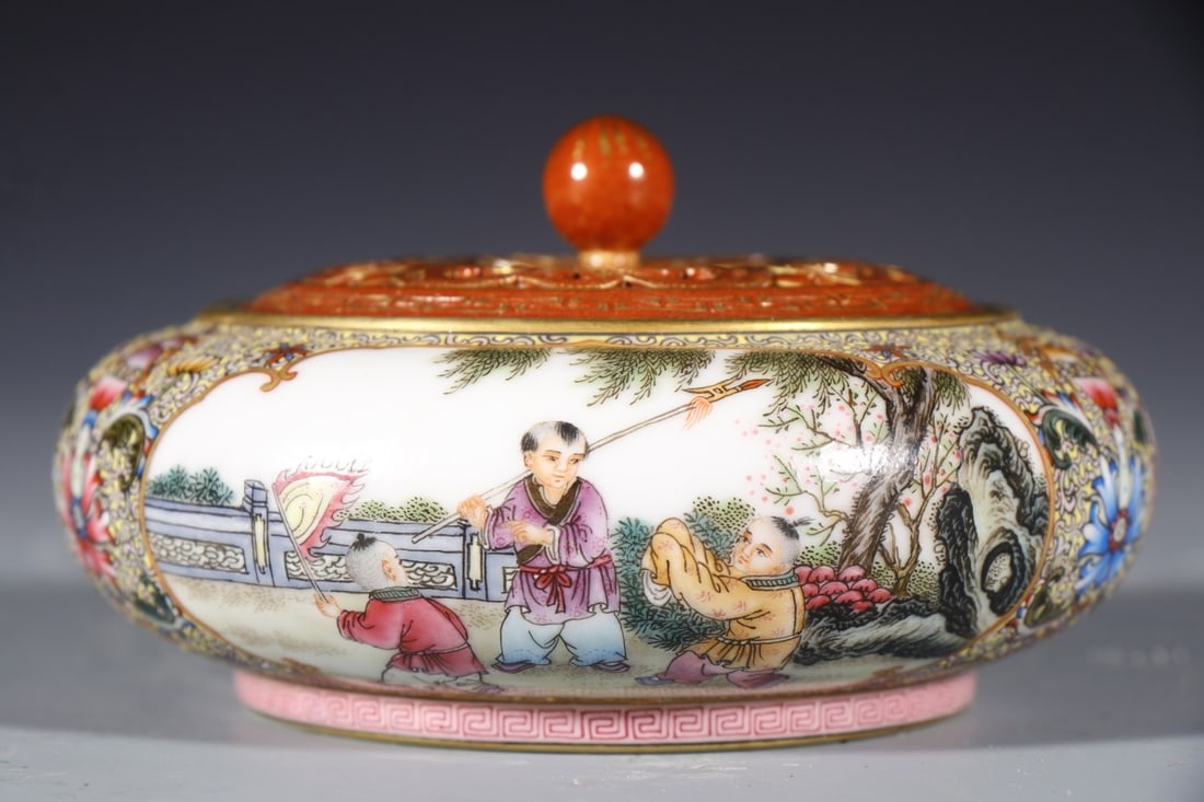 A Exquisite Enamel Iron-Red Figures Pattern Censer: A Exquisite Enamel Iron-Red Figures Pattern Censer,Qing Dynasty, China,Qianlong Four-character Mark,Size:2.8inx3.3inx3.1in