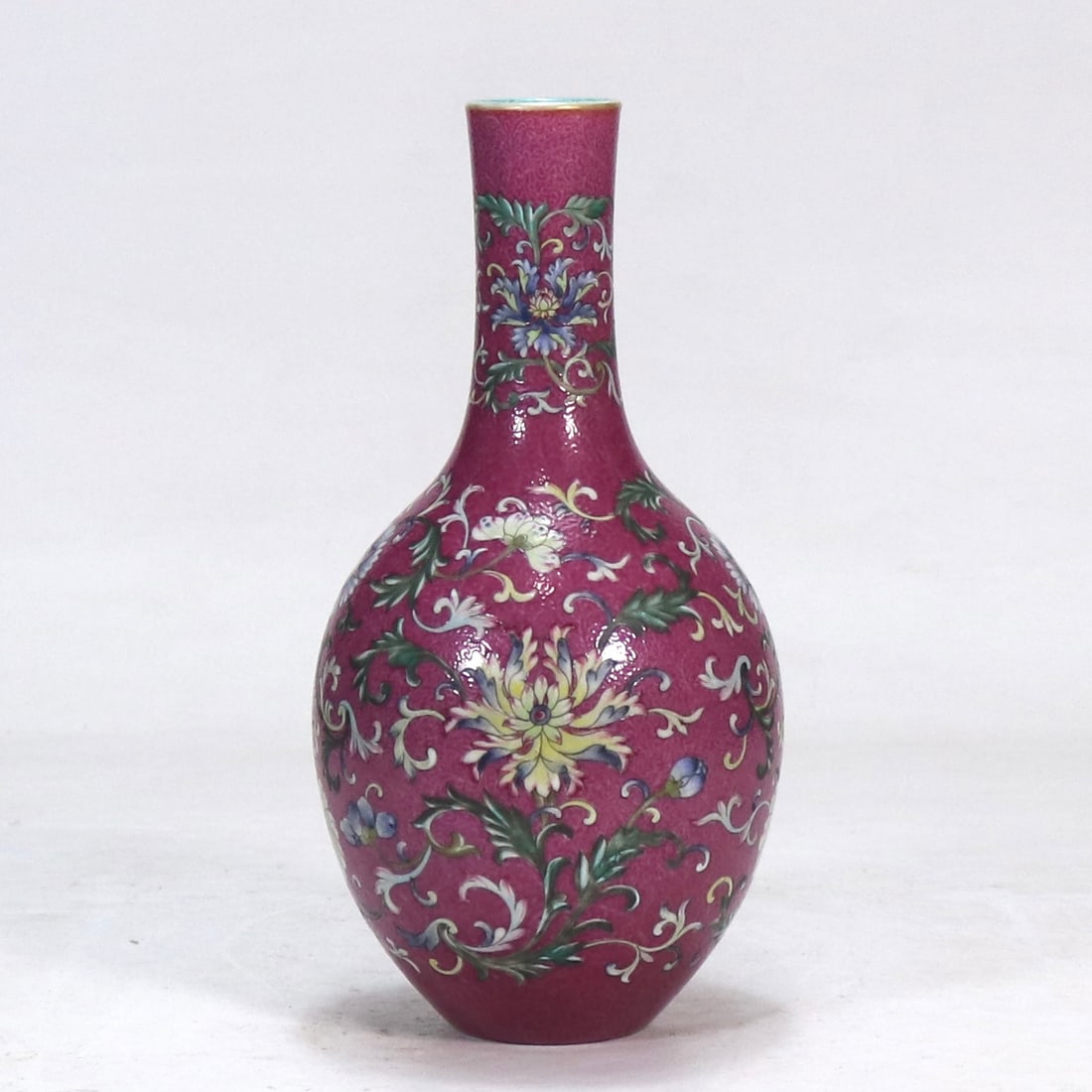 A Exquisite Ruby Red Glazed Famille Rose Lotus Pattern Vase - 3