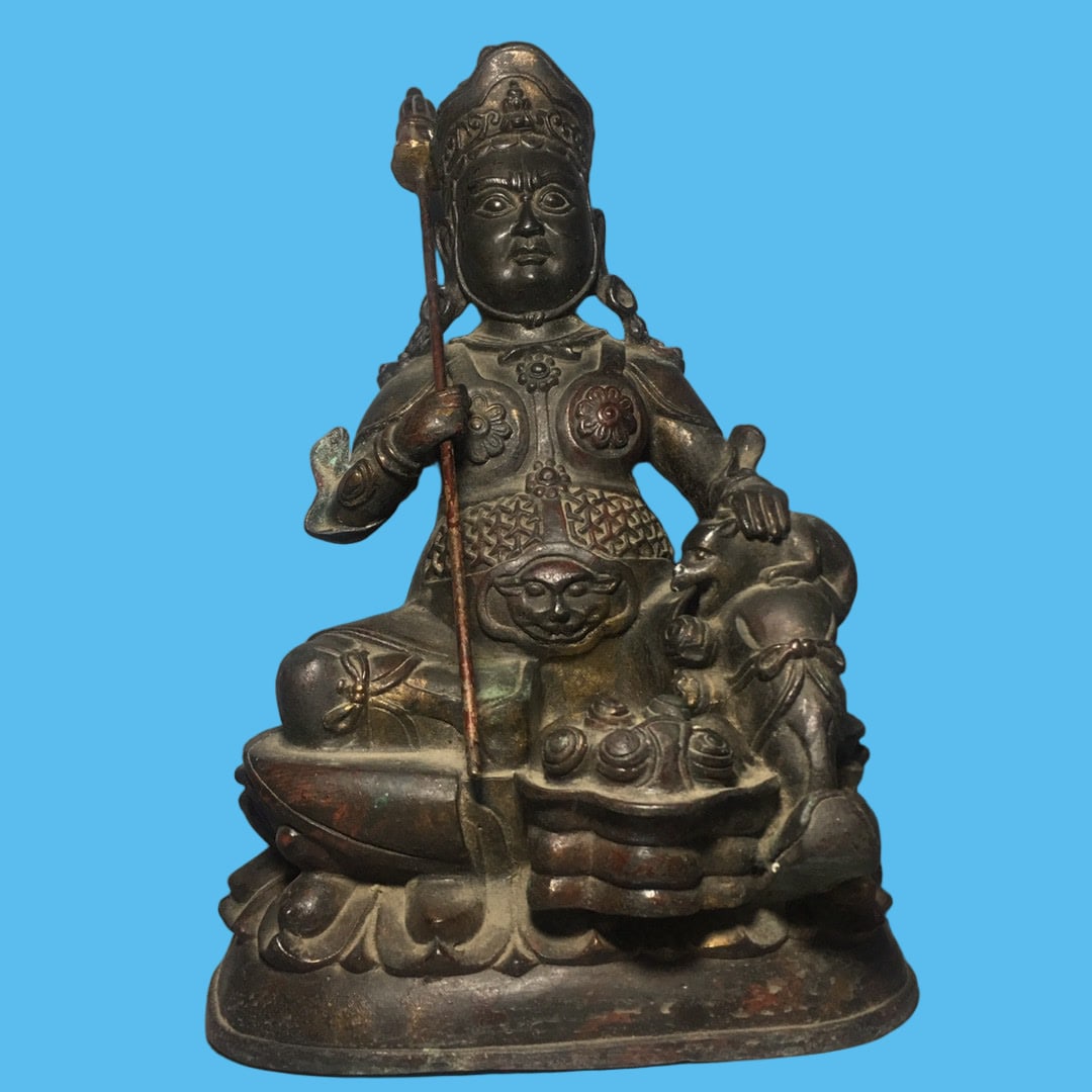 A Exquisite Copper-Bodied Buddha statue Ornament: A Exquisite Copper-Bodied Buddha statue Ornament,Ming Dynasty, China,Size:12.2inx7.5in,Weight:4160g 铜制佛像摆件,中国明代