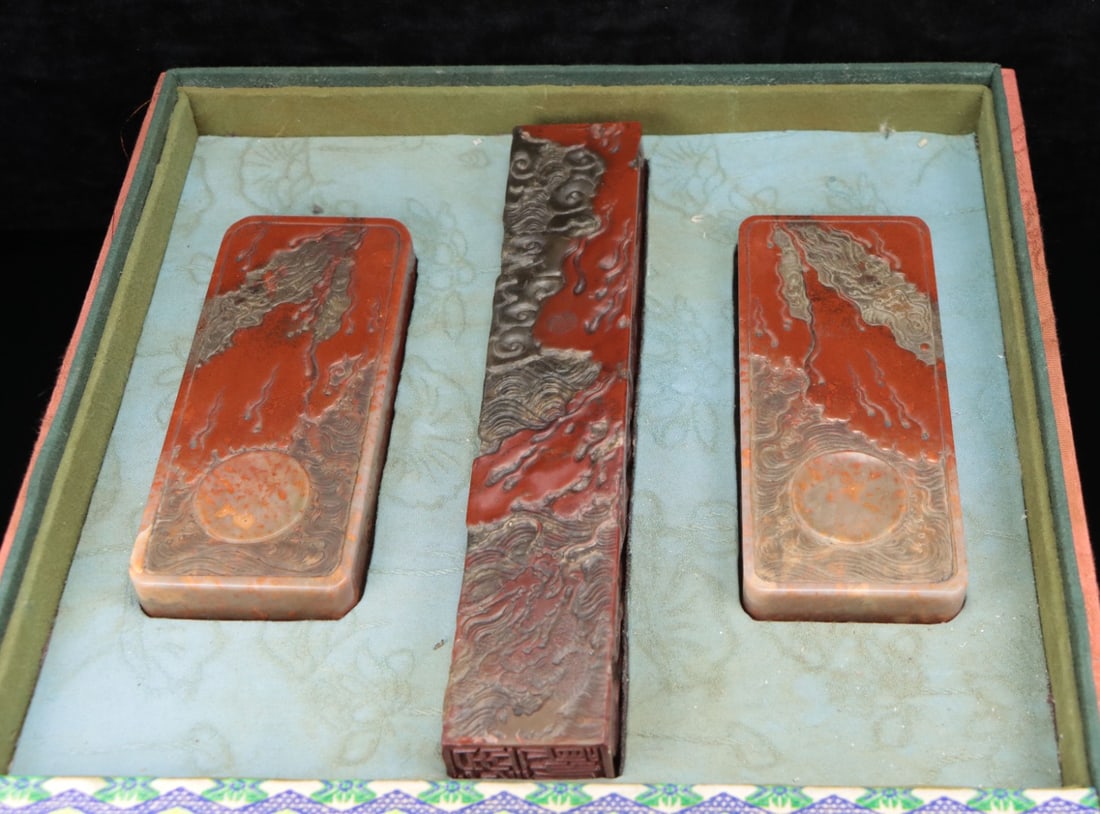 A Exquisite Shoushan Stone Dragon Pattern Brush Washer: A Exquisite Shoushan Stone Dragon Pattern Brush Washer,Qing Dynasty, China,Qianlong Four-character Mark,Size:9.4inx1.7inx1.7in,Weight:2750g