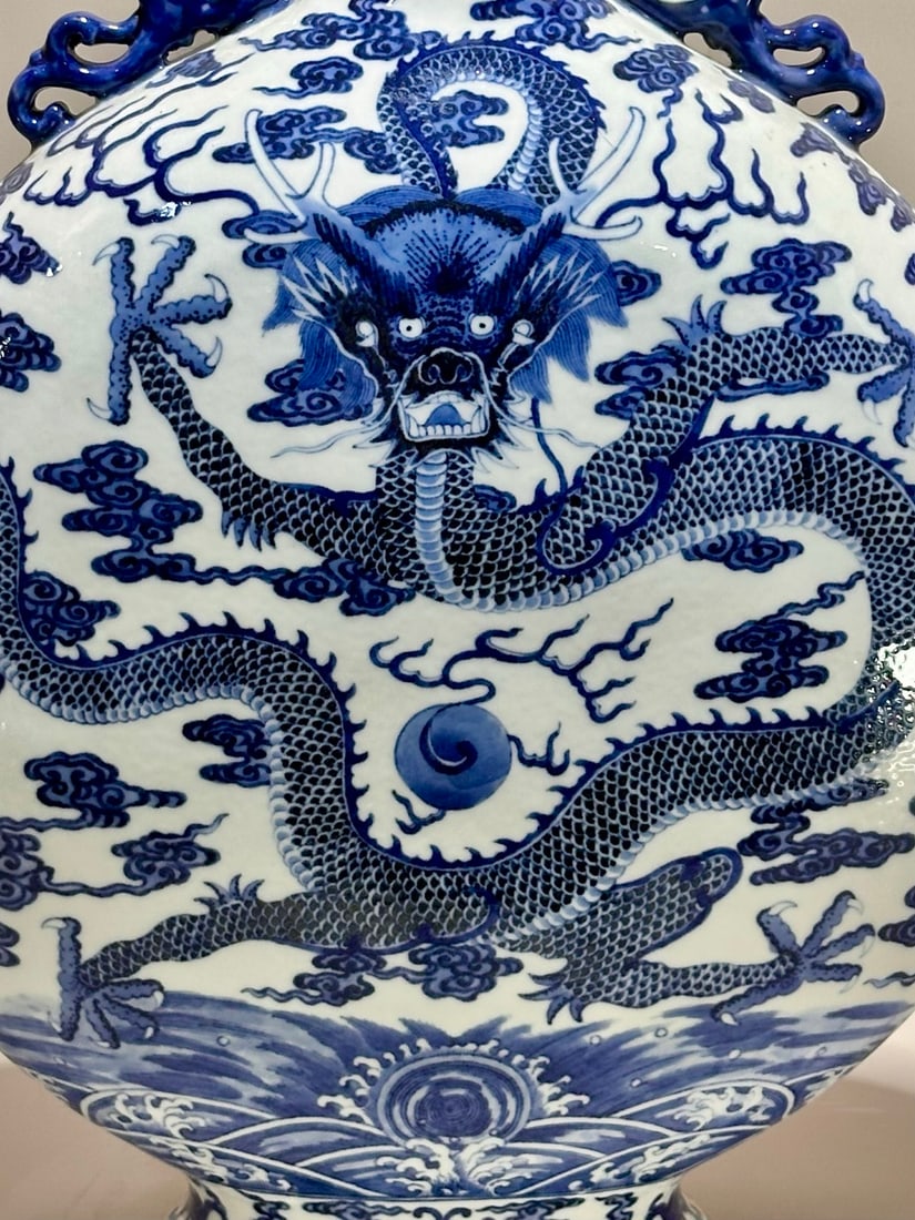 A Exquisite Blue and White Dragon Pattern Vase - 2