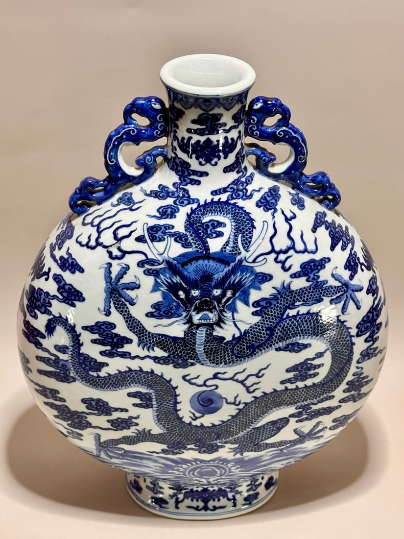 A Exquisite Blue and White Dragon Pattern Vase - 3