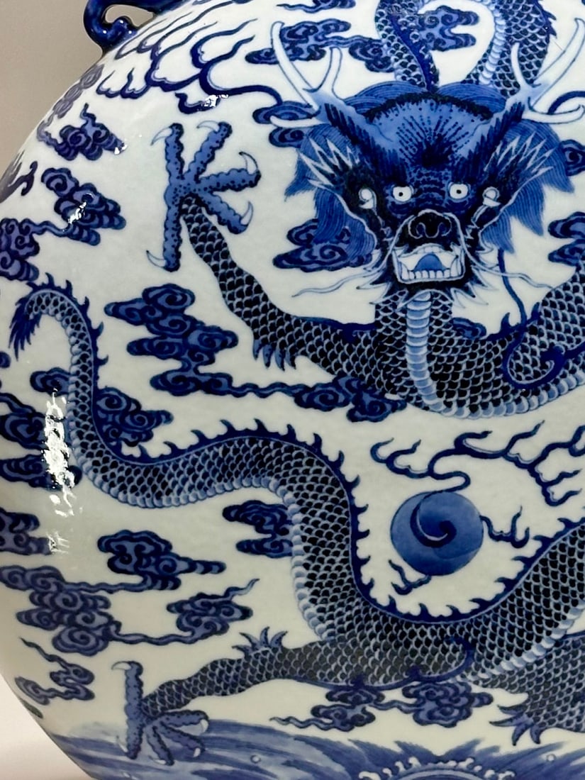 A Exquisite Blue and White Dragon Pattern Vase - 4