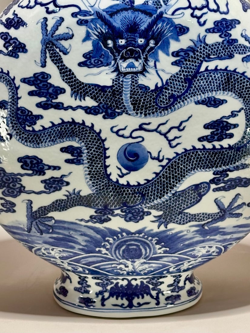 A Exquisite Blue and White Dragon Pattern Vase - 5