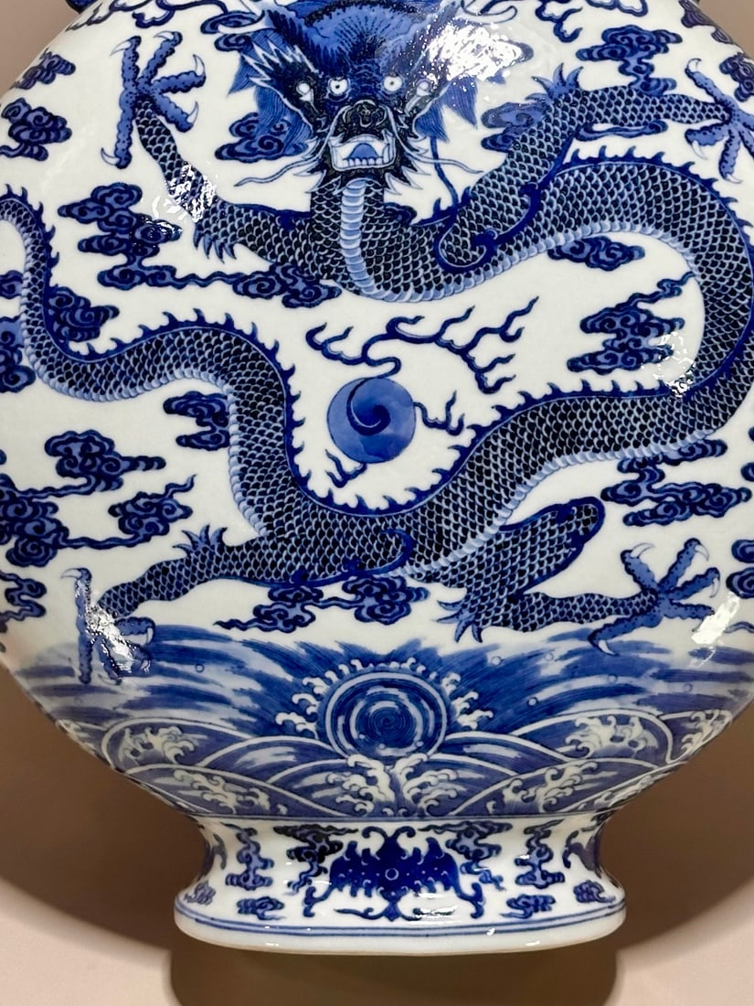A Exquisite Blue and White Dragon Pattern Vase - 6