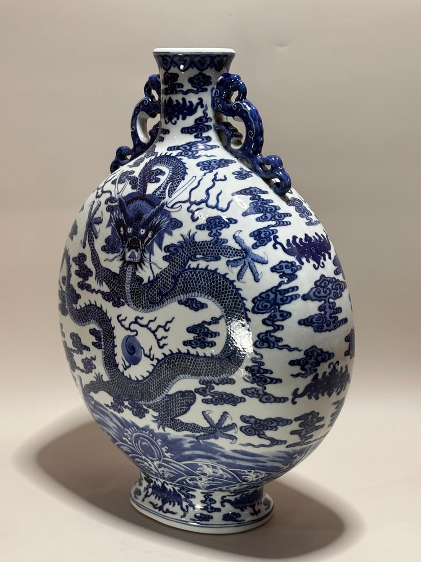 A Exquisite Blue and White Dragon Pattern Vase - 8