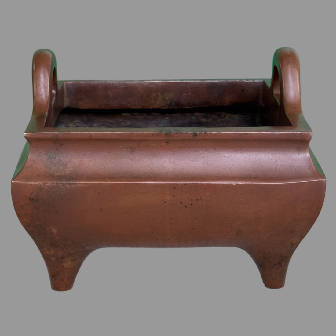 A Exquisite Coppery Four-legs Censer: A Exquisite Coppery Four-legs Censer,Ming Dynasty, China,With Mark,Size:5.9inx5.1in,Weight:3423g 红铜四足炉,中国明代,带款