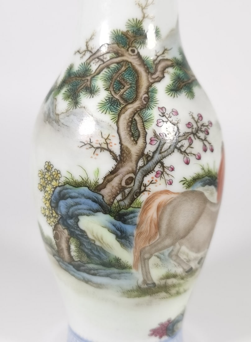 A Exquisite Enamel Horse Pattern Vase - 3