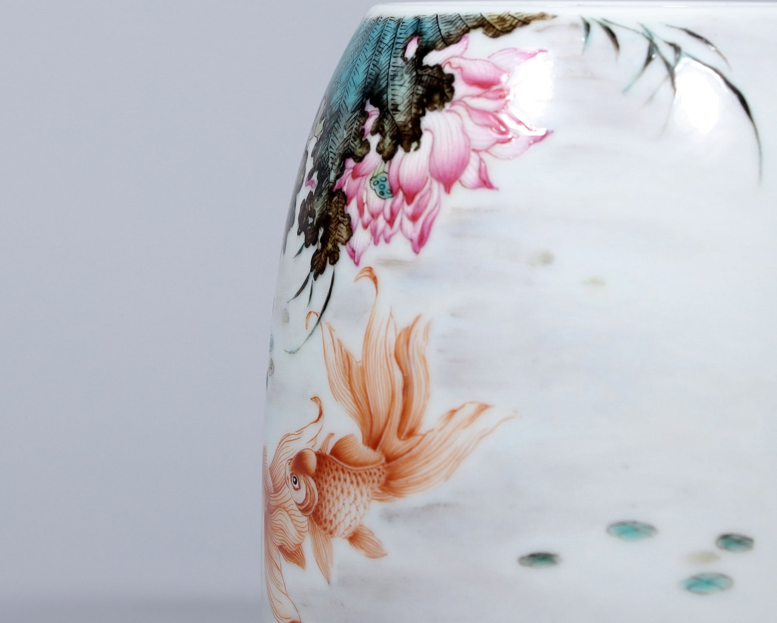 A Exquisite Enamel Fish Pattern Washer - 5
