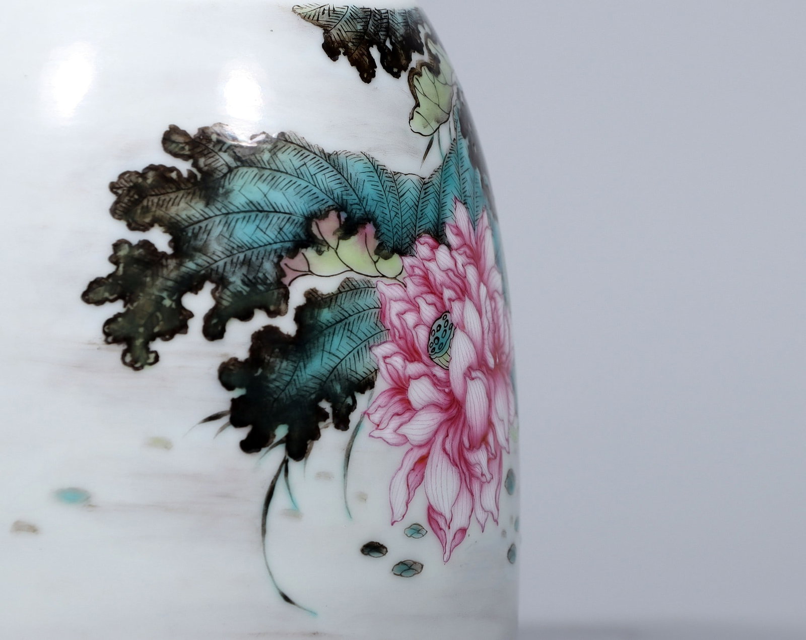 A Exquisite Enamel Fish Pattern Washer - 6