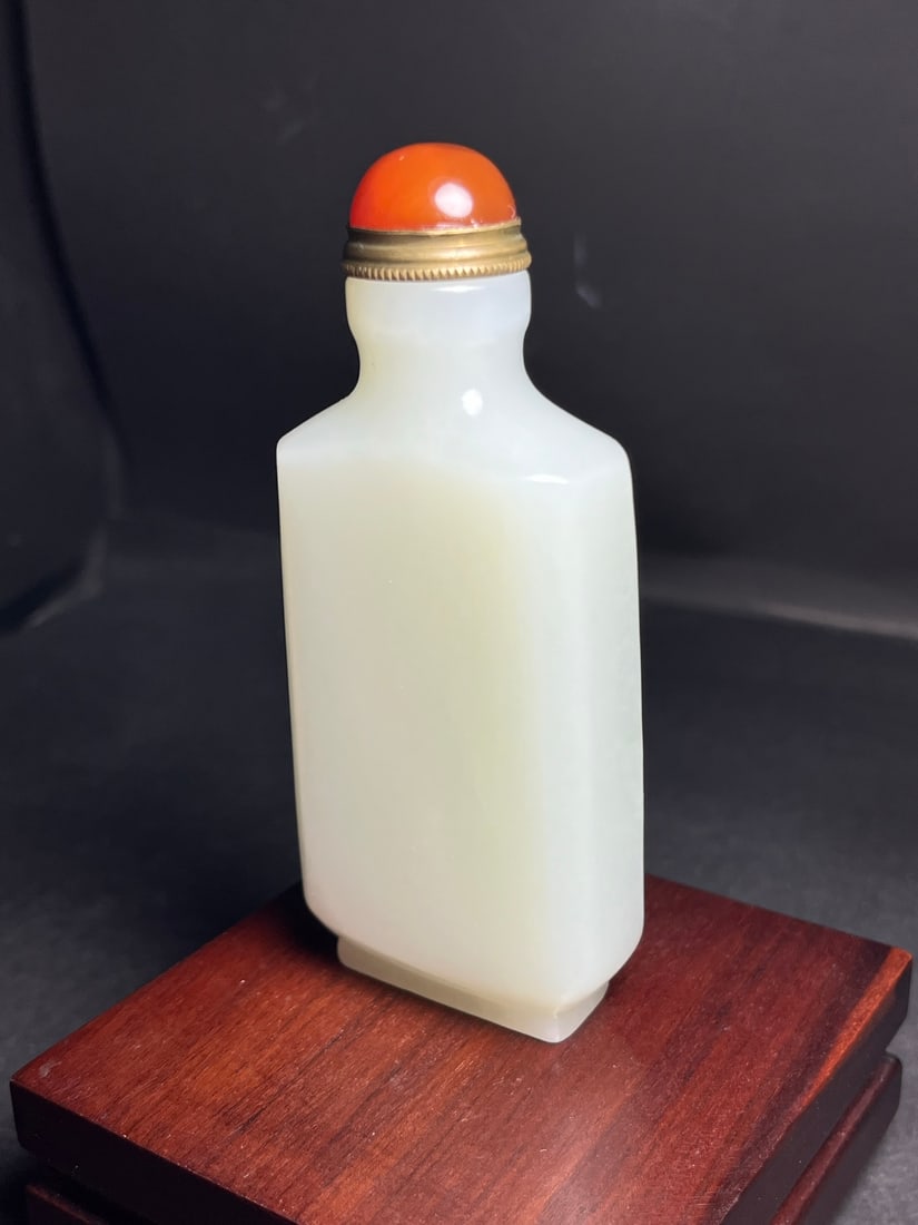 A Exquisite Hotan Jade Snuff Bottle - 4