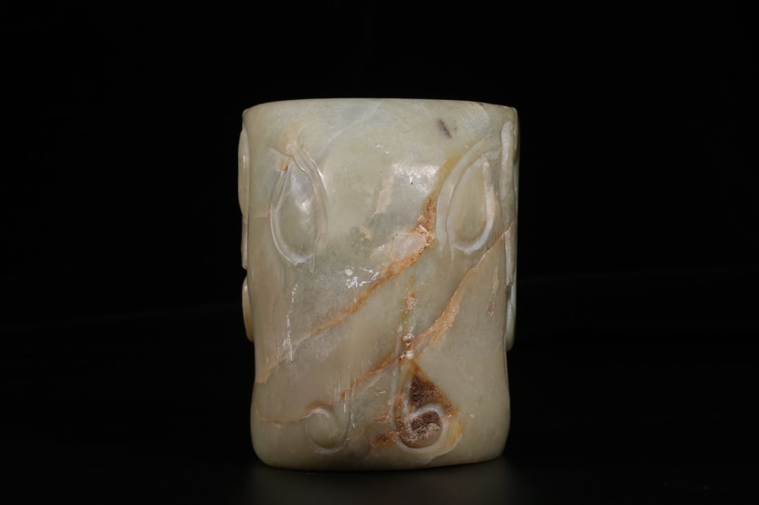 A Exquisite Gaogu Jade Animal Head Handheld Carving: A Exquisite Gaogu Jade Animal Head Handheld Carving,Ancient Time, China,Size:3inx3.5inx3.7in ,Weight:826g