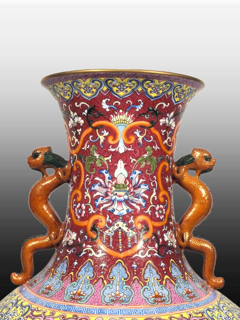 A Exquisite Enamel Figures Pattern Lion-Ears Vase - 6