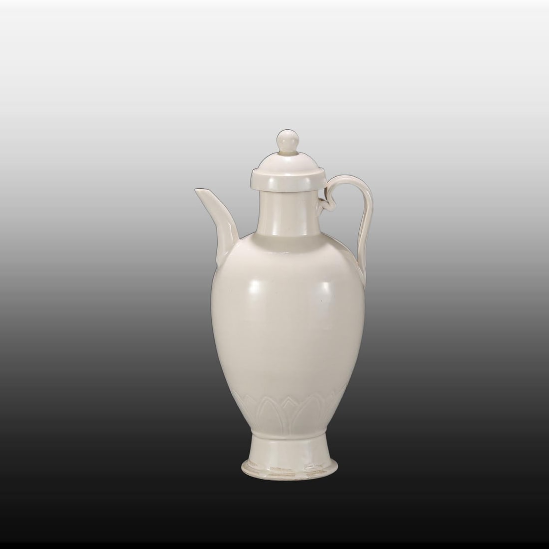 A Exquisite Ding yao White Glaze Lotus Pattern Ewer - 2