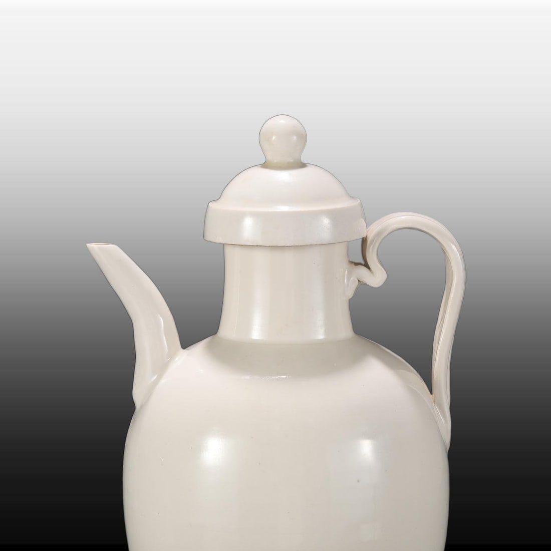 A Exquisite Ding yao White Glaze Lotus Pattern Ewer - 3