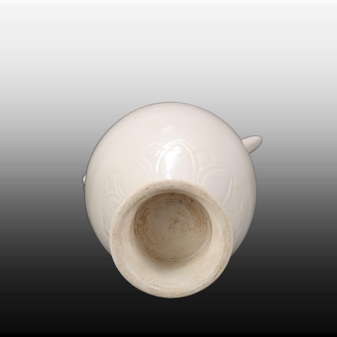 A Exquisite Ding yao White Glaze Lotus Pattern Ewer - 9