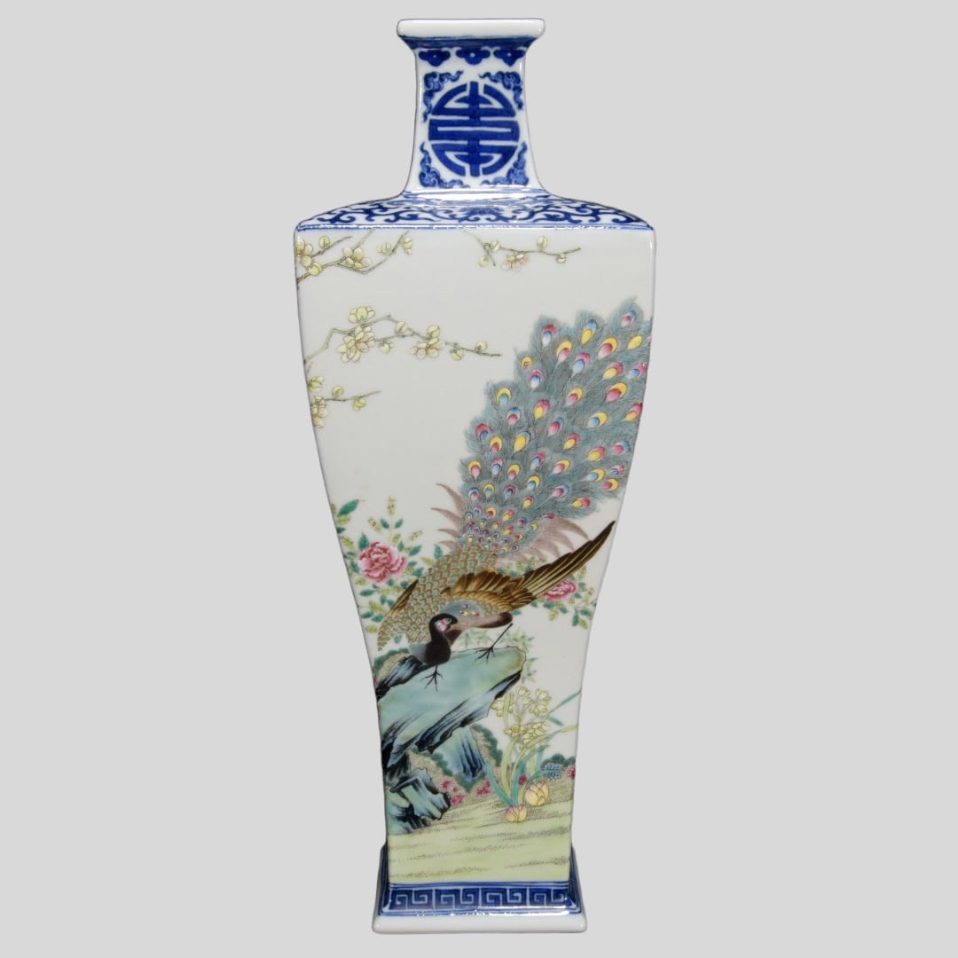 A Exquisite Blue and White Flower and Bird Pattern Vase: A Exquisite Blue and White Flower and Bird Pattern Vase,Qing Dynasty, China,Qianlong Six-character Mark,Size:14inx5.1inx5.1in 青花花鸟纹瓶,中国清&
